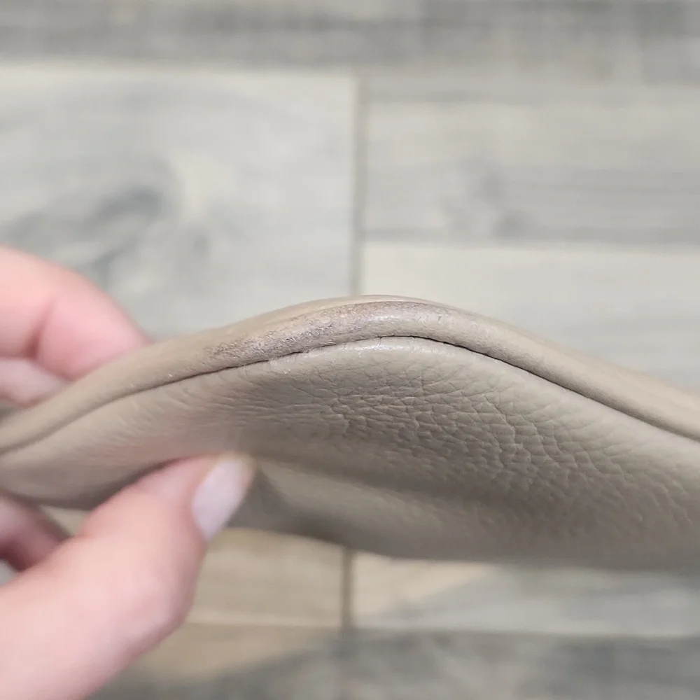 Kate Spade Leather Cream Wristlet with Navy Blue Interior‎